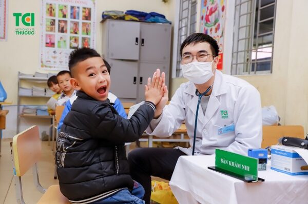 Free healthcare services for children at B Minh Tan primary school in Ha Giang