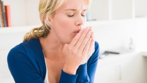 Đau ngực bên phải khó thở là bệnh gì?